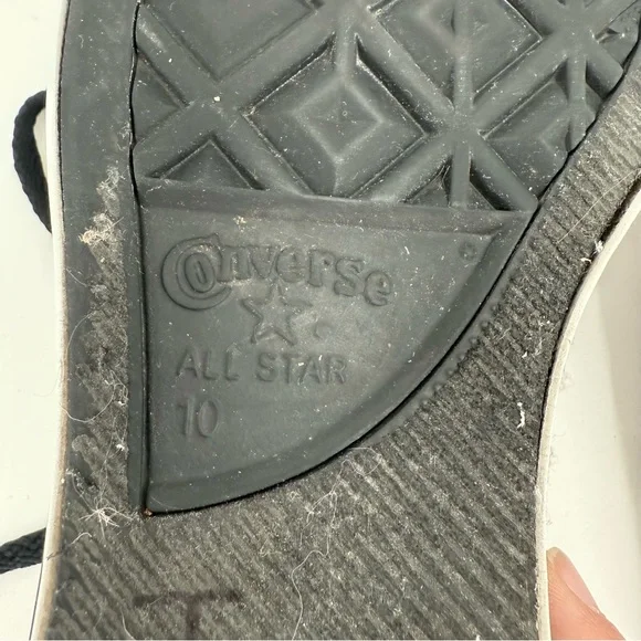 Converse Burgundy and Black Sneakers Unisex M 10/ W 12 - Picture 8 of 9